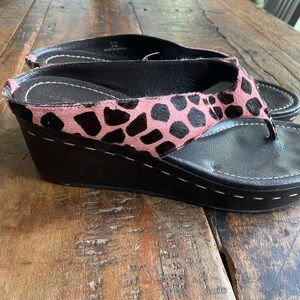 Donald J. Pliner Pink Leopard Print Wedge Sandals, sz 9 1/2M